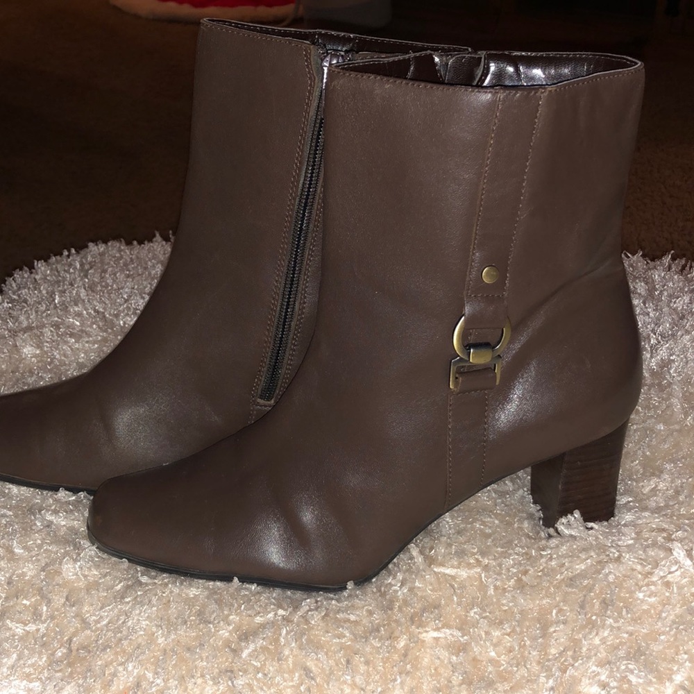 Easy 5th brown leather ankle boots